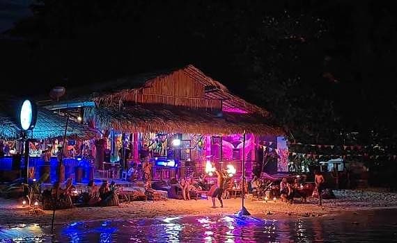 Monkey Bar Lipe
